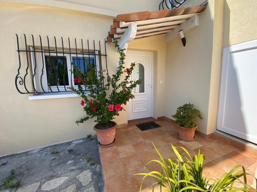 Tres Bel Appartement Entier Proche De La Mer 2 Chambres 1 Salon Vallauris Exterior foto
